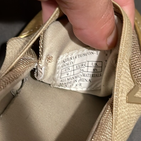 Michael Kors Toddler shoes size 9 gold - Picture 4 of 5
